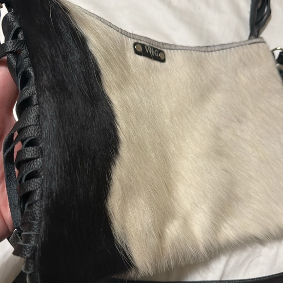 Cowhide crossbody - Picture 3 of 6